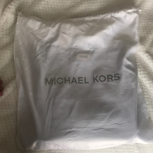 MICHAEL Kors crossbody - Picture 2 of 8